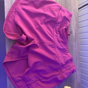 Lululemon size 6 4” speed ups